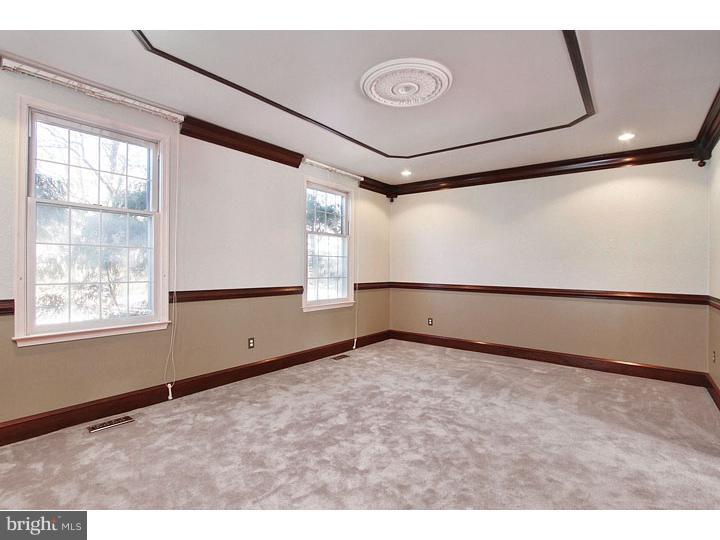101 Redstone Ridge Deptford, NJ 08096 - Photo 11 of 22 Living Room