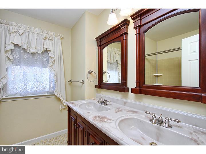101 Redstone Ridge Deptford, NJ 08096 - Photo 21 of 22 Bathroom