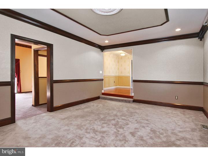 101 Redstone Ridge Deptford, NJ 08096 - Photo 10 of 22 Living Room
