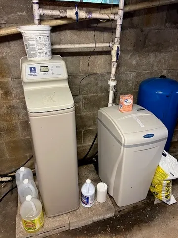 a view of utility room