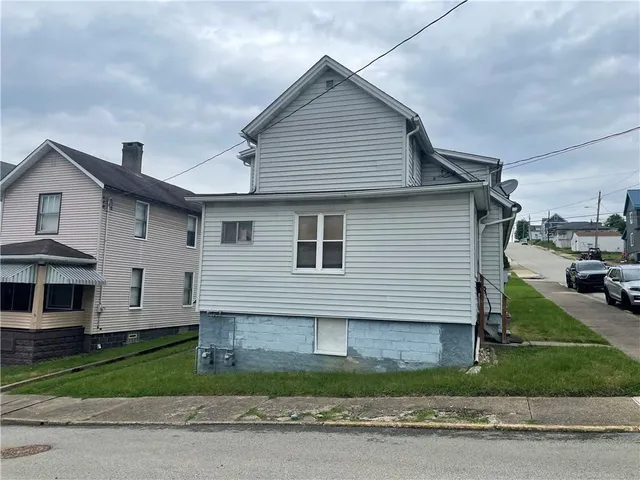 $795 | 36 Lincoln Avenue, Unit 1, Irwin, PA 15642