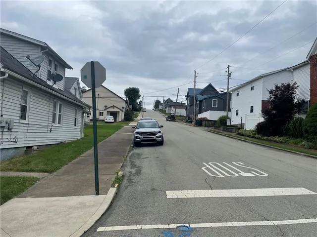 $795 | 36 Lincoln Avenue, Unit 1, Irwin, PA 15642