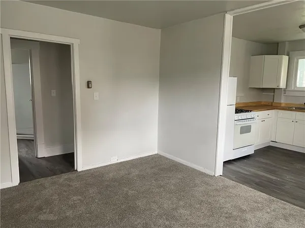$750 | 36 Lincoln Avenue, Unit 1, Irwin, PA 15642
