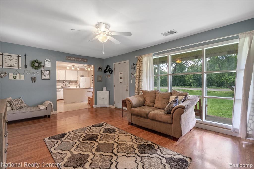 4334 West Grand River Road Howell, MI 48855 - Photo 5 of 25