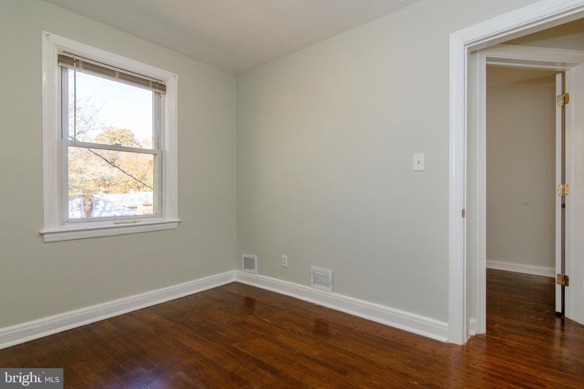 4532 Manorview Road Baltimore, MD 21229 - Photo 14 of 26 Gallery Image 14