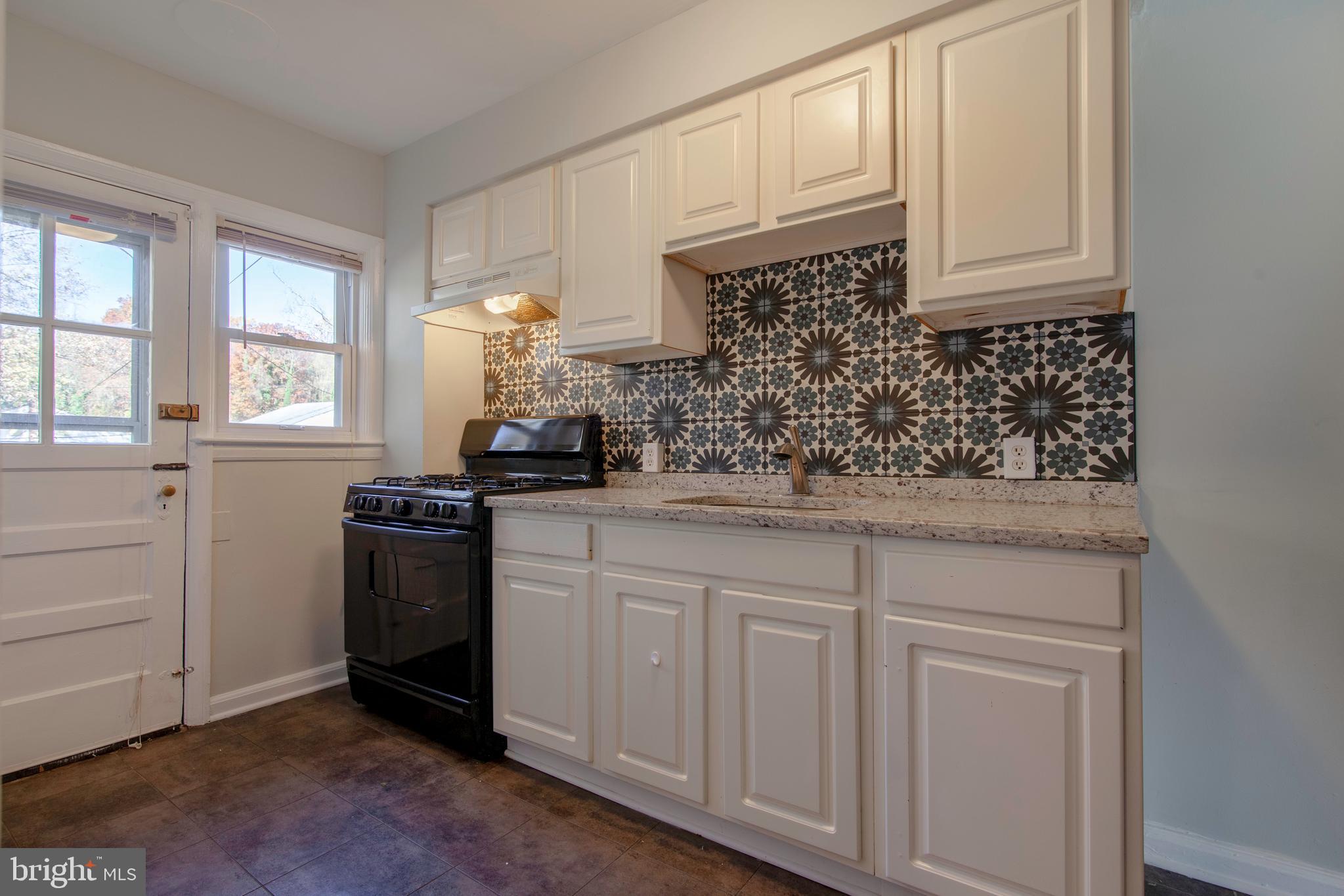 4532 Manorview Road Baltimore, MD 21229 - Photo 9 of 26 Gallery Image 9
