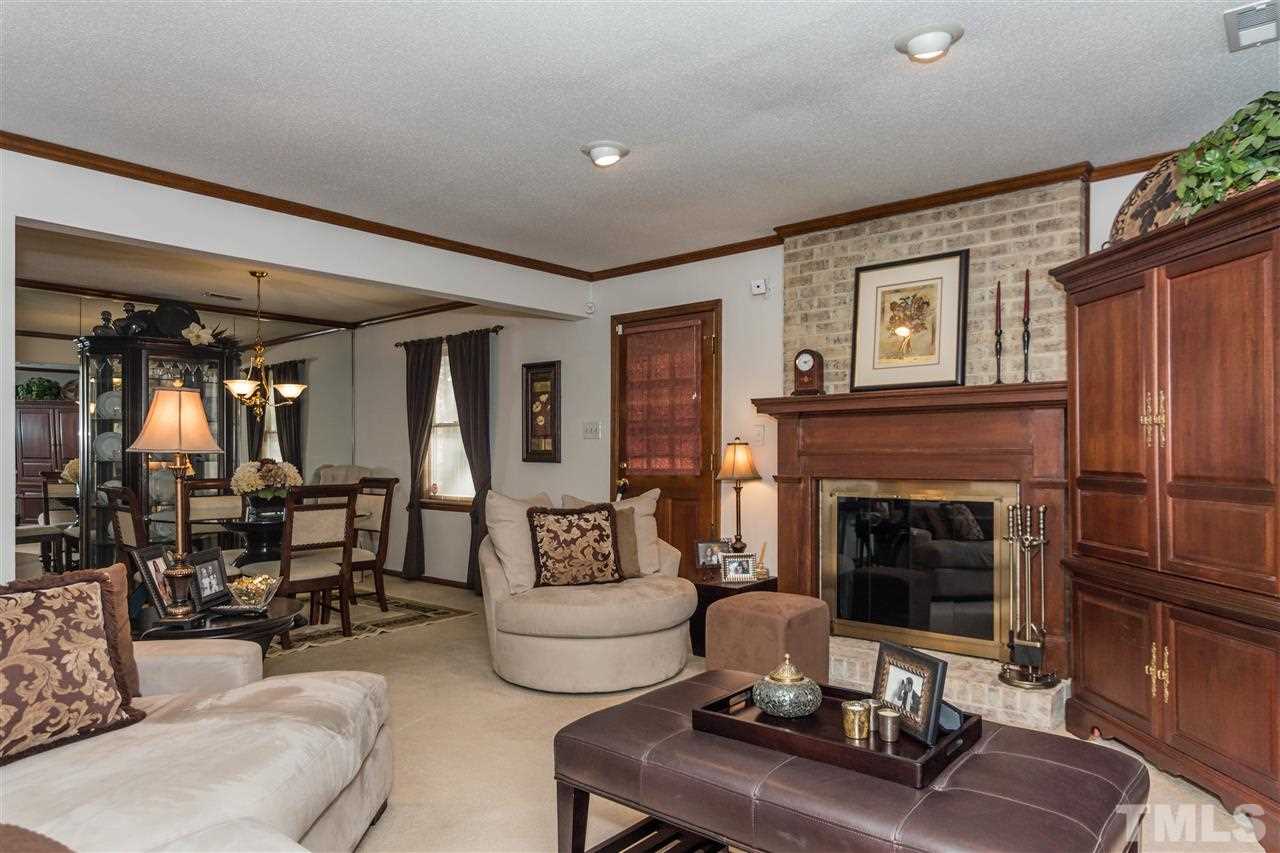 5651 Hamstead Crossing Raleigh, NC 27612 - Photo 3 of 23
