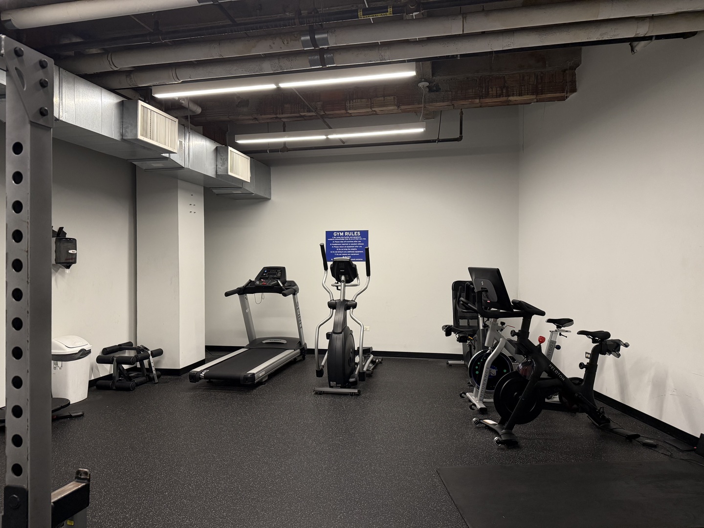 20 North State Street, Unit 801 Chicago, IL 60602 - Photo 11 of 11 a view of a room with gym equipment