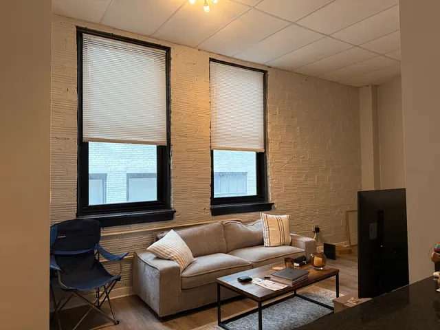 $1,898 | 20 North State Street, Unit 801, Chicago, IL 60602