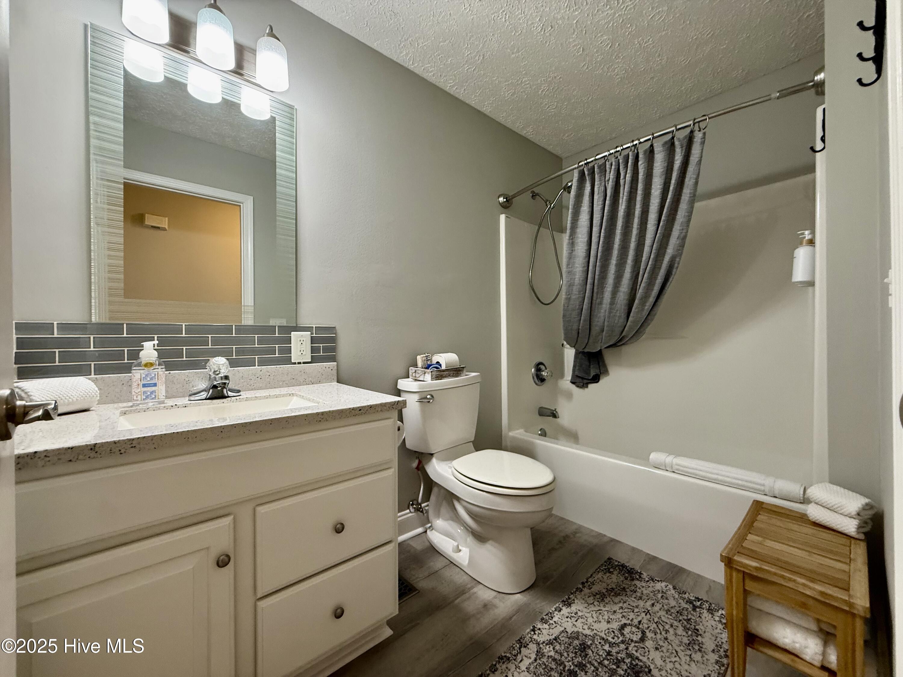 119 Cowpen Neck Road Edenton, NC 27932 - Photo 31 of 39 Hall/guest bath