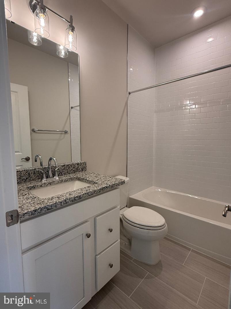 3809 Shale Ridge Road Woodbridge, VA 22193 - Photo 15 of 24 Hallway bathroom