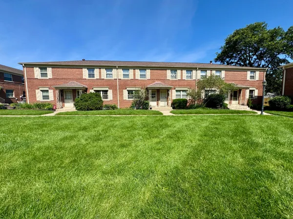 $249,000 | 1870 Northwest Boulevard, Unit 8B, Columbus, OH 43212