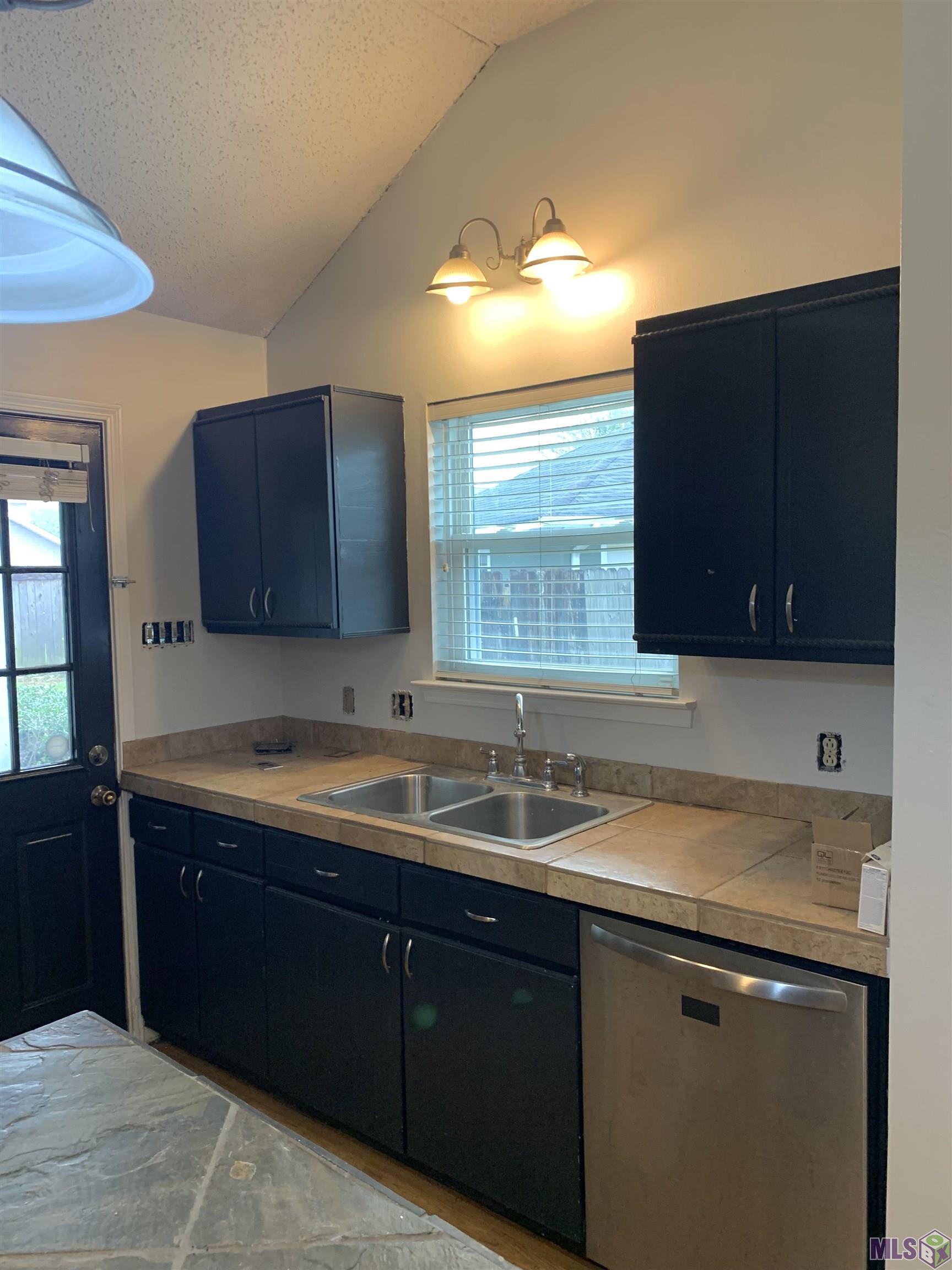 13676 Greenview Avenue Baton Rouge, LA 70816 - Photo 6 of 11