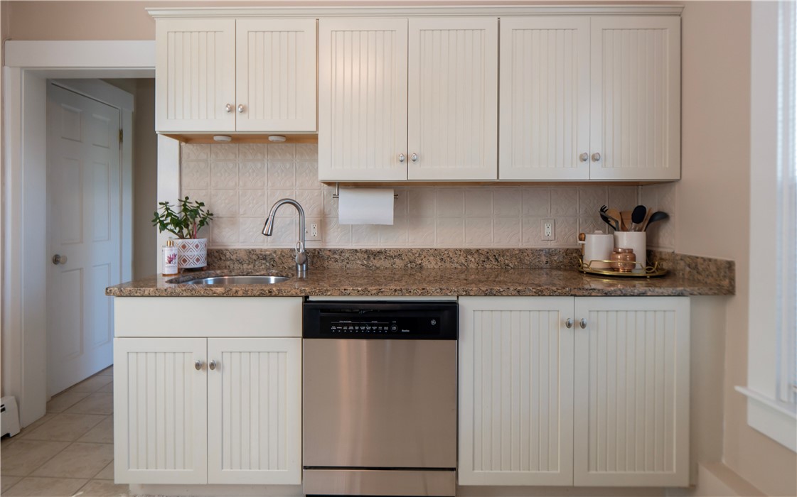 51 Annandale Road, Unit 2 Newport, RI 02840 - Photo 23 of 36