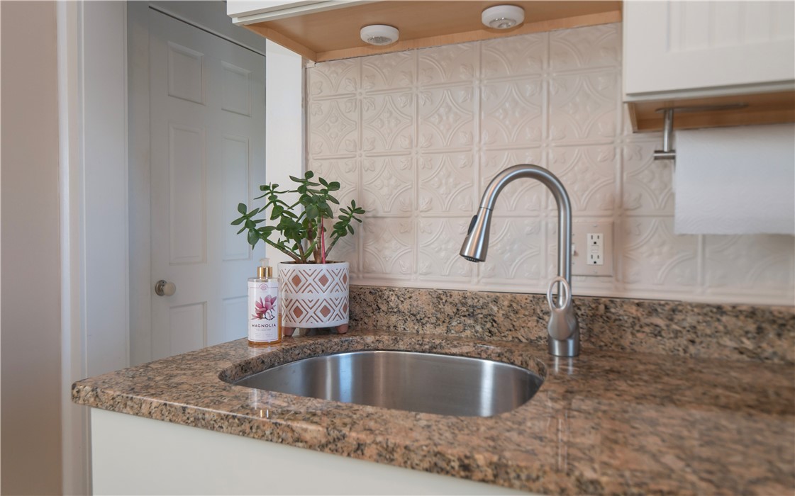 51 Annandale Road, Unit 2 Newport, RI 02840 - Photo 24 of 36