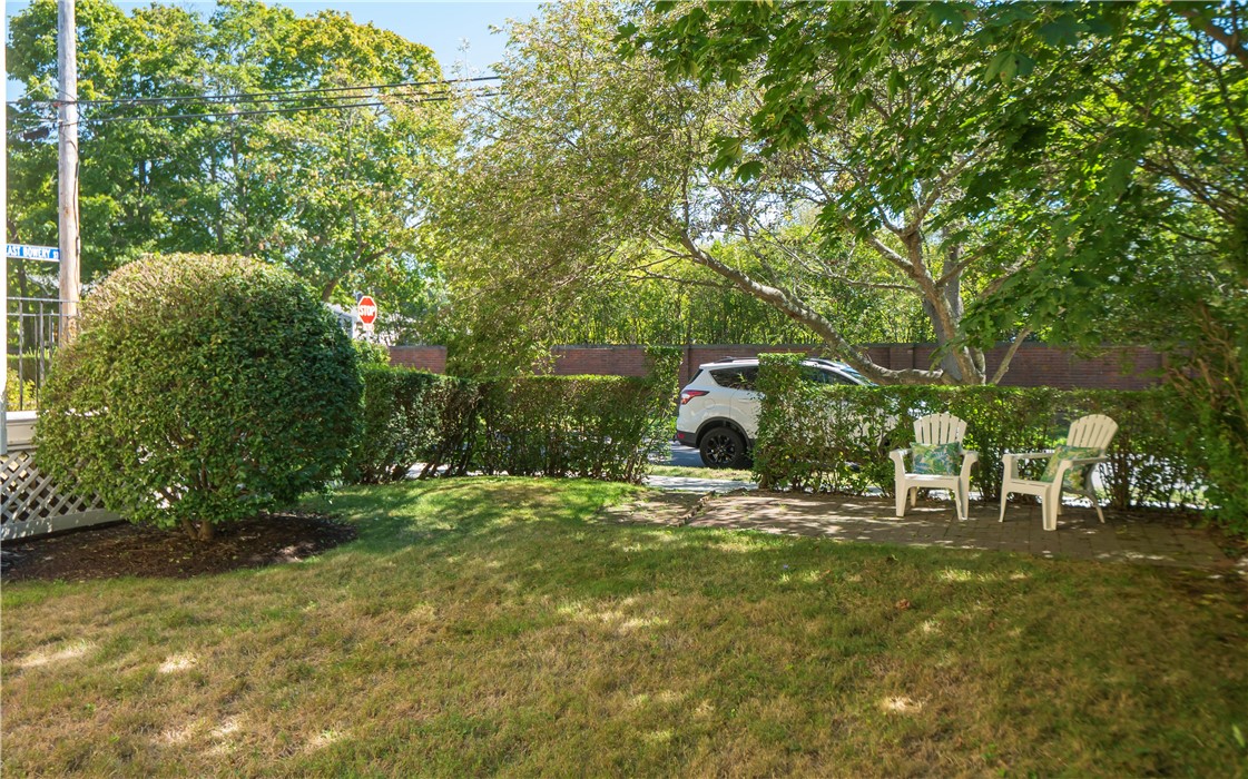 51 Annandale Road, Unit 2 Newport, RI 02840 - Photo 5 of 36