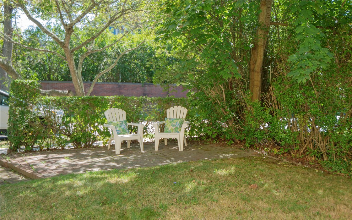 51 Annandale Road, Unit 2 Newport, RI 02840 - Photo 6 of 36