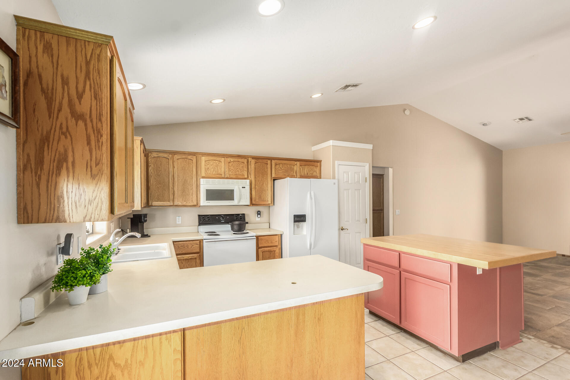 57 North Roadrunner Road Apache Junction, AZ 85119 - Photo 12 of 44 15 - Roadrunner 57