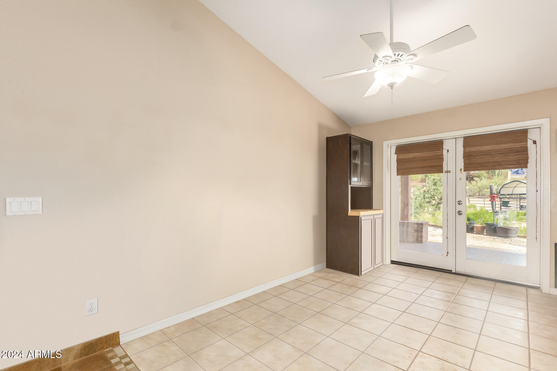 57 North Roadrunner Road Apache Junction, AZ 85119 - Photo 10 of 44 12 - Roadrunner 57