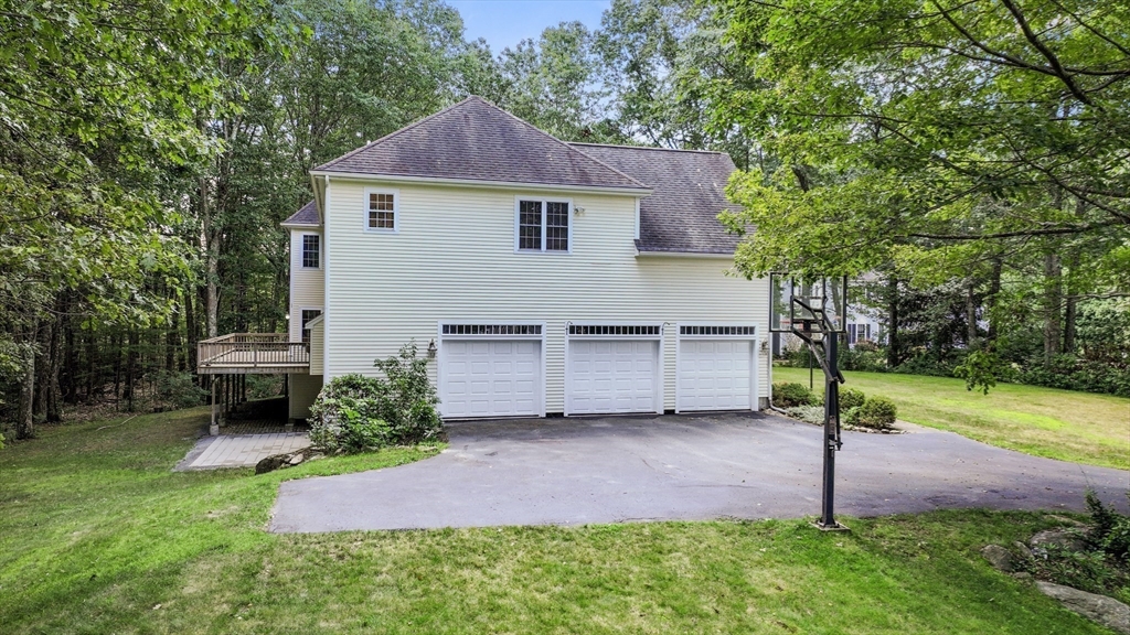 118 Colonial Ridge Drive Boxborough, MA 01719 - Photo 3 of 42