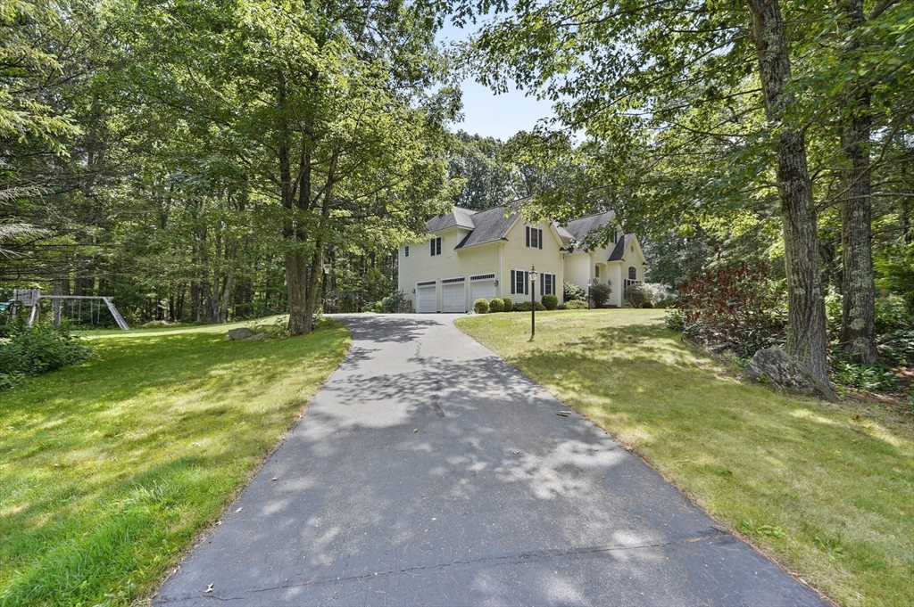 118 Colonial Ridge Drive Boxborough, MA 01719 - Photo 4 of 42
