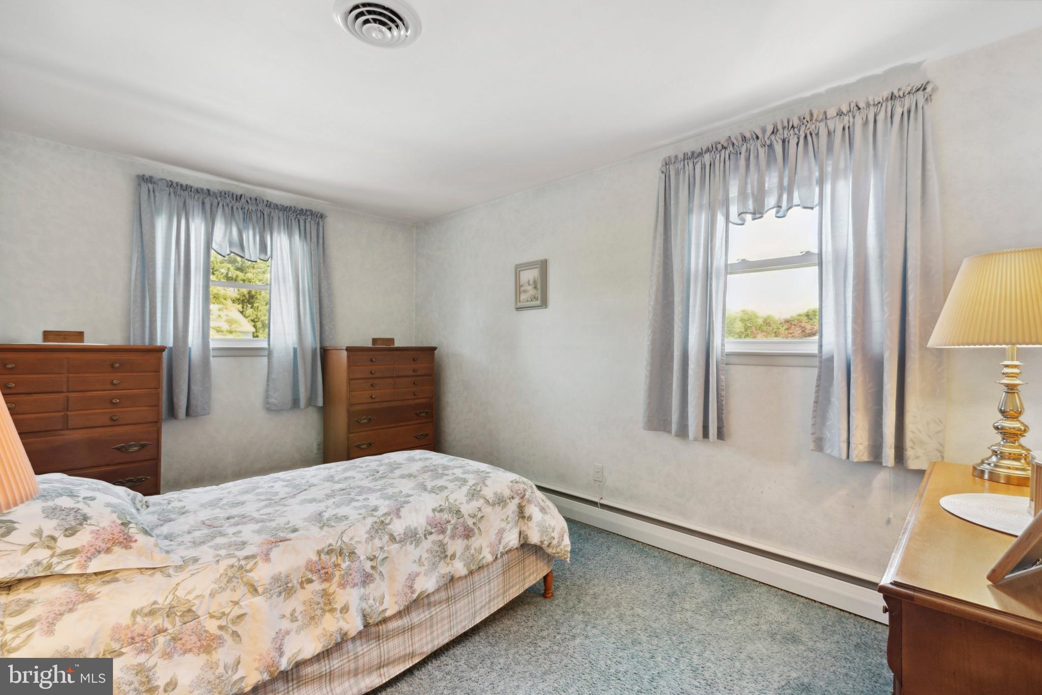 354 Heathcliffe Road Huntingdon Valley, PA 19006 - Photo 12 of 15 2nd Bedroom