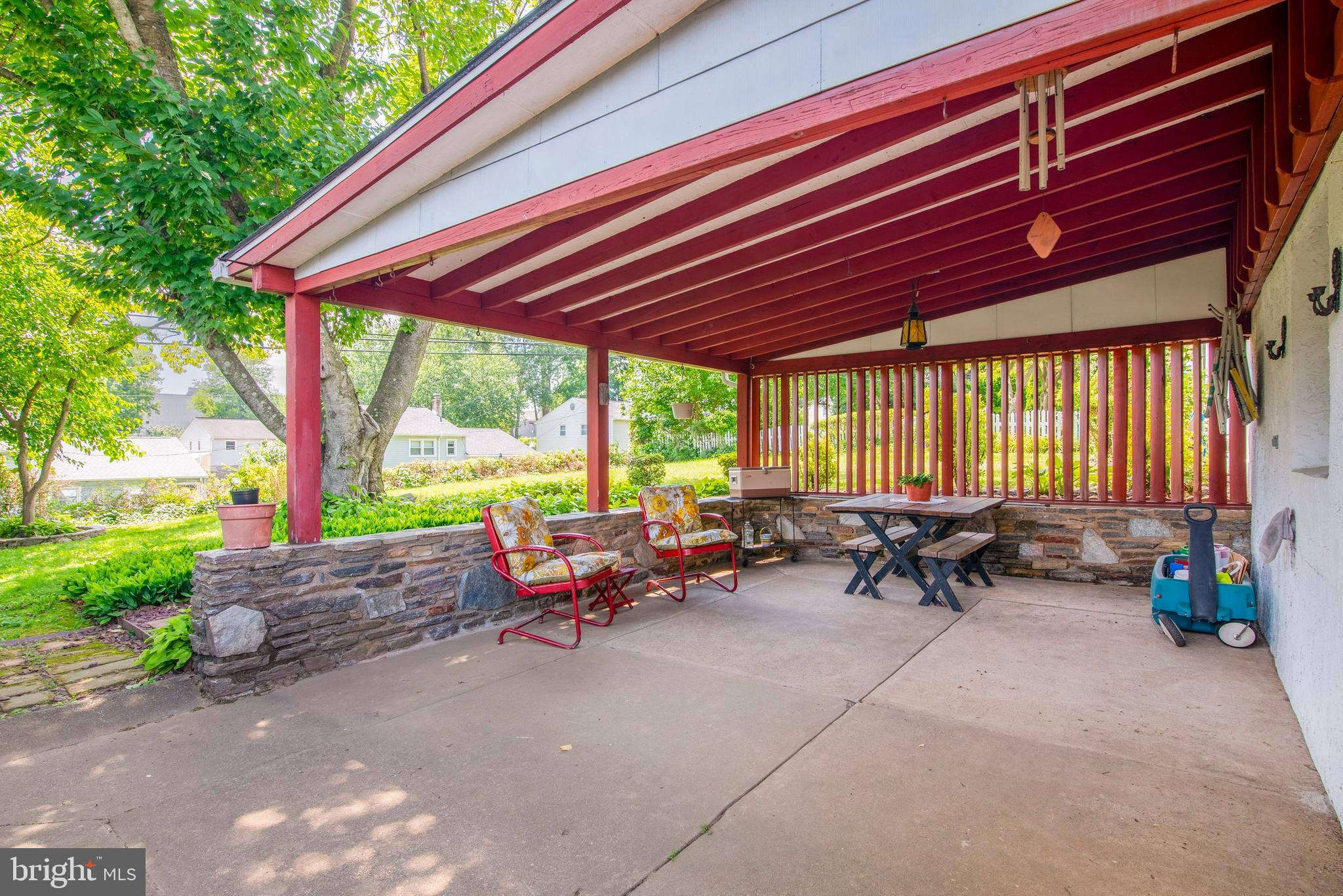354 Heathcliffe Road Huntingdon Valley, PA 19006 - Photo 2 of 15 Back Patio