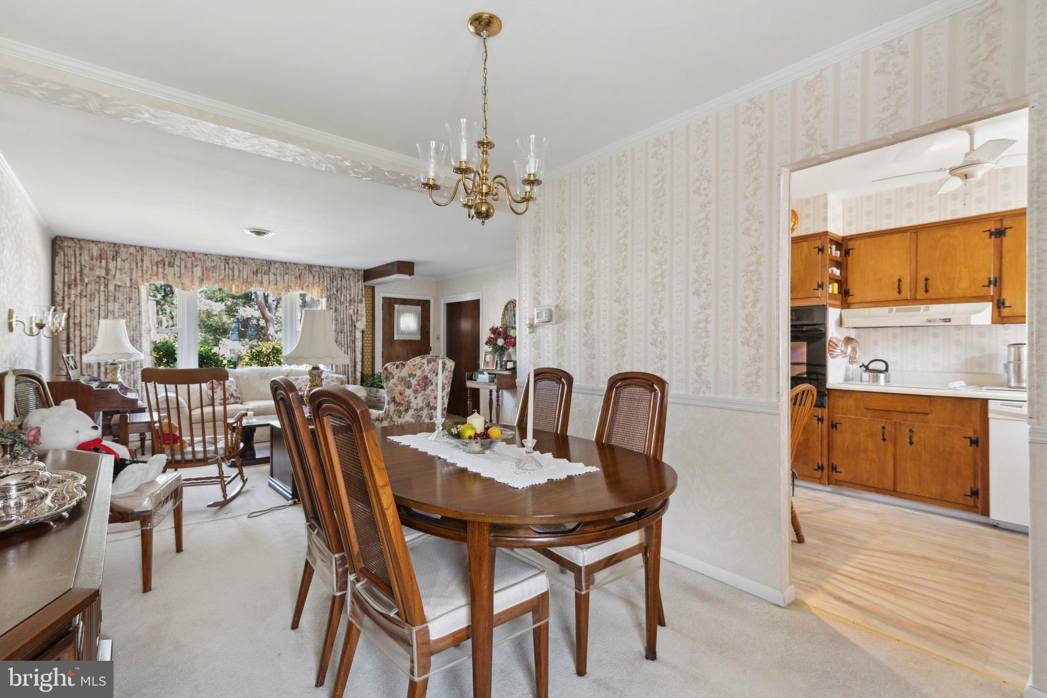 354 Heathcliffe Road Huntingdon Valley, PA 19006 - Photo 8 of 15 Dining Room