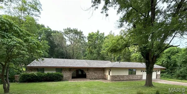 $434,000 | 905 Northdale Drive, Alton, IL 62002