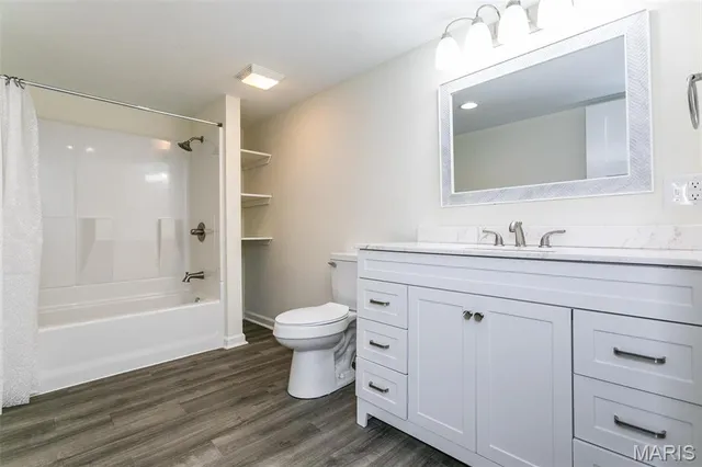 $439,000 | 905 Northdale Drive, Alton, IL 62002