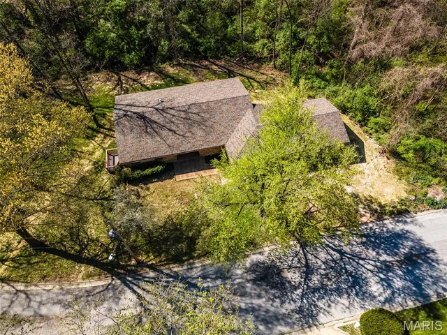 $439,000 | 905 Northdale Drive, Alton, IL 62002