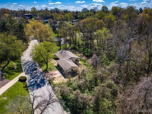 $439,000 | 905 Northdale Drive, Alton, IL 62002