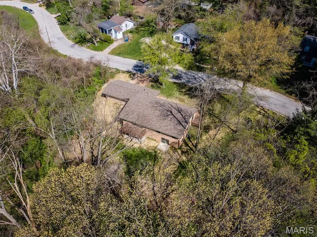 $439,000 | 905 Northdale Drive, Alton, IL 62002