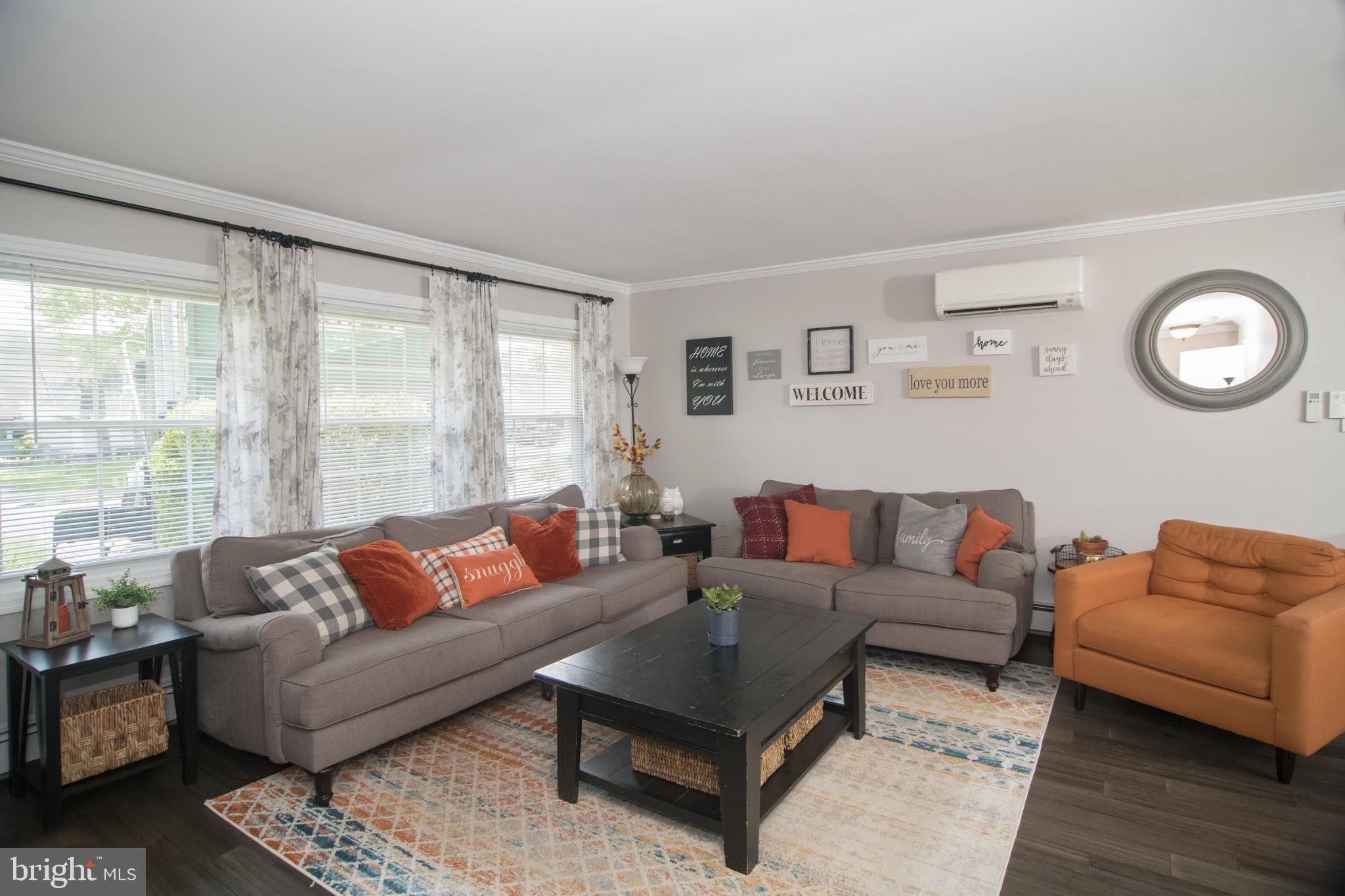 40 Mintleaf Road Levittown, PA 19056 - Photo 4 of 17 Living room
