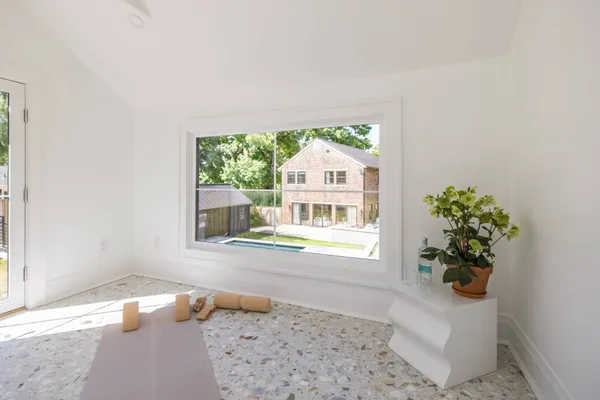 $3,995,000 | 3058 Noyack Road, Sag Harbor, NY 11963