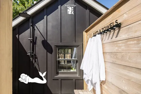 $3,995,000 | 3058 Noyack Road, Sag Harbor, NY 11963