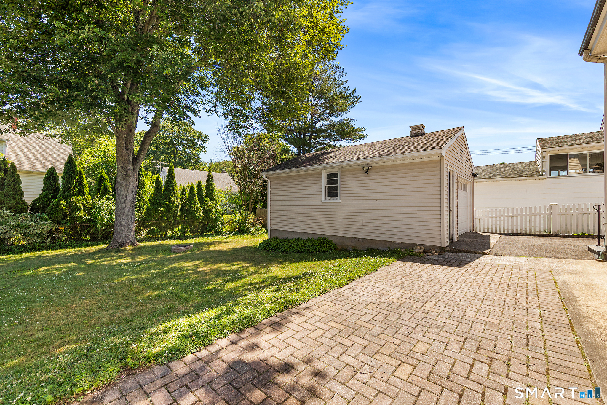 1710 Stratfield Road Fairfield, CT 06825 - Photo 35 of 40