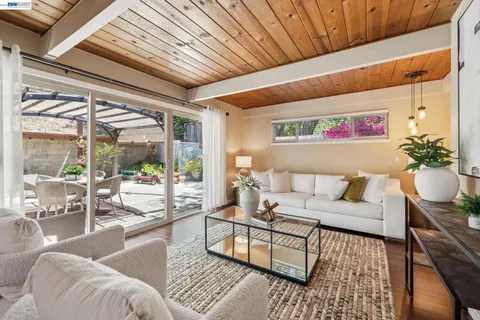 $1,169,000 | 33166 Basswood Avenue, Union City, CA 94587