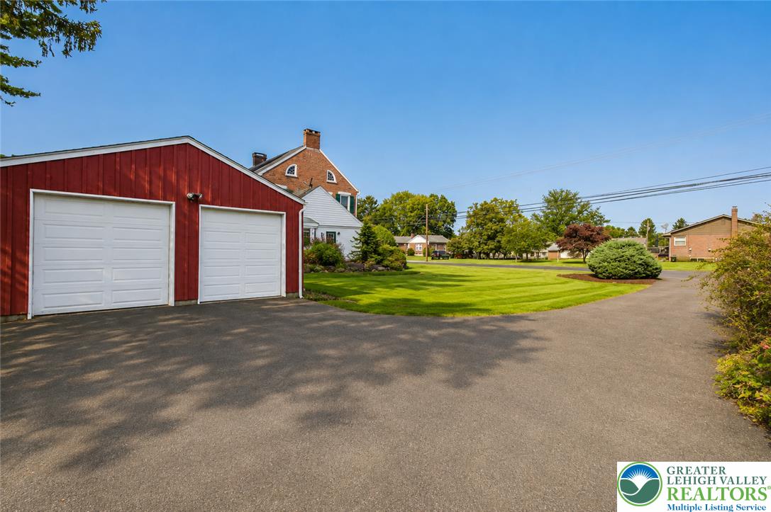 1742 Butztown Road Bethlehem, PA 18017 - Photo 13 of 56 Expansive, private driveway