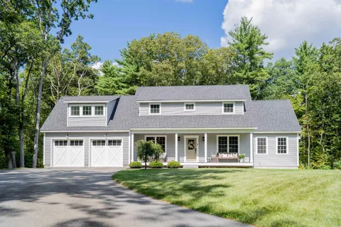 $840,000 | 4 Hastings Drive, Hampstead, NH 03841