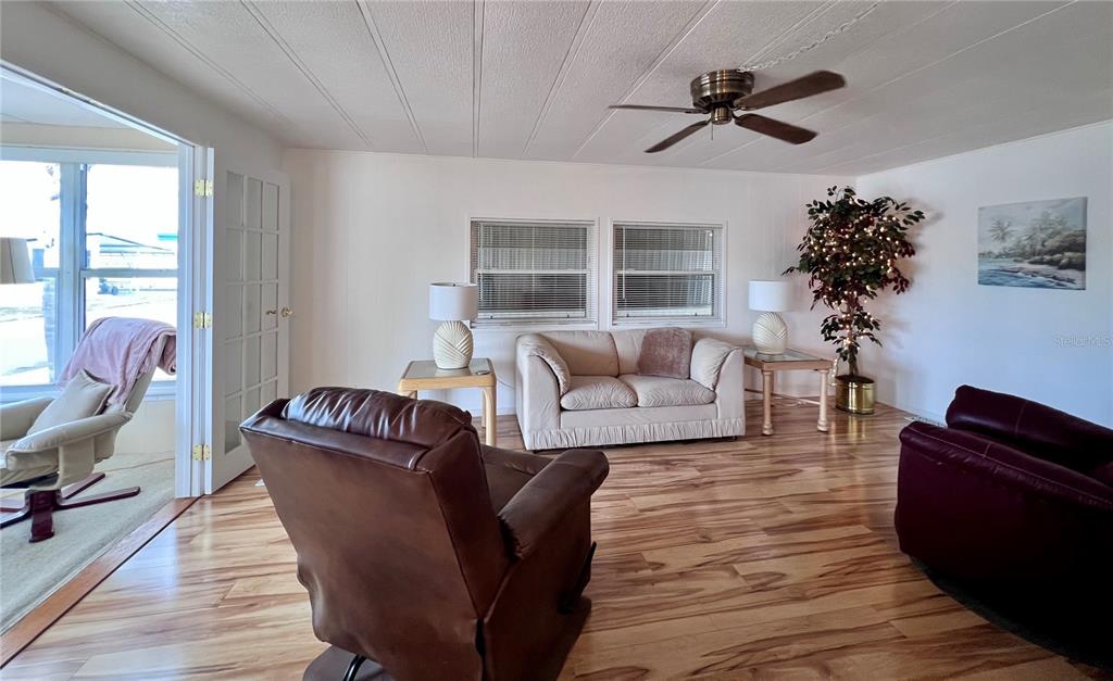1100 South Belcher Road, Unit 663 Largo, FL 33771 - Photo 10 of 65 a living room with furniture