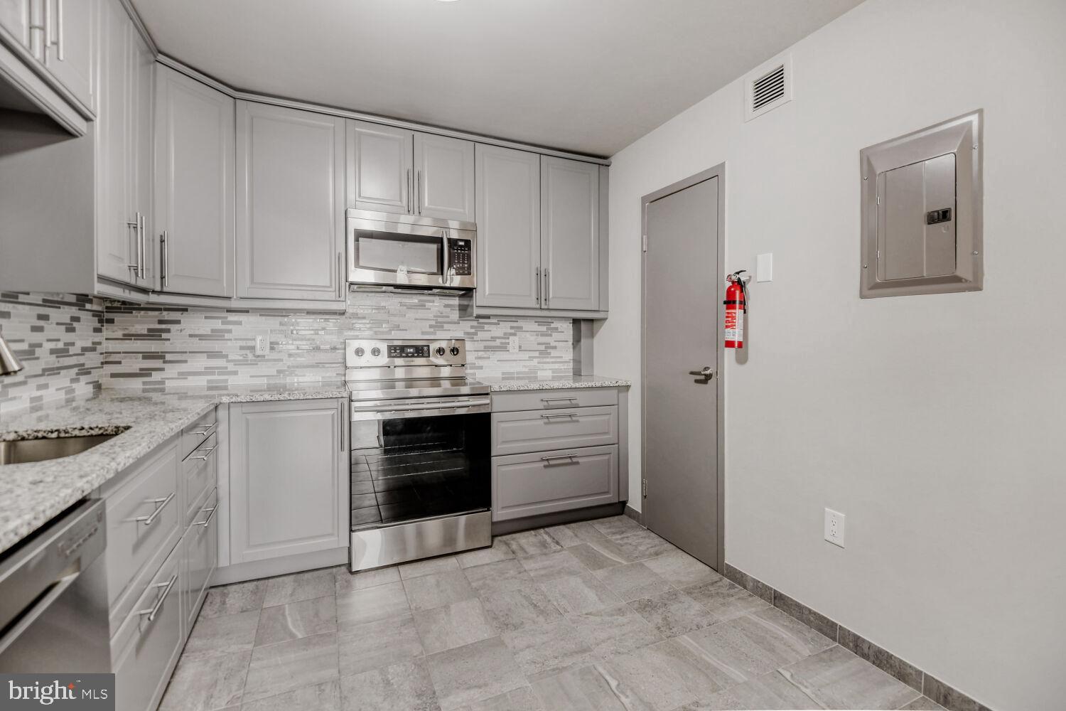 205 East Joppa Road, Unit 408 Baltimore, MD 21286 - Photo 8 of 25 Gorgeous tile backsplash.