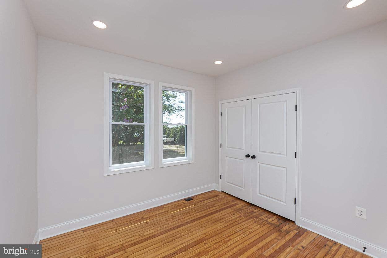 212 Riverside Drive Essex, MD 21221 - Photo 19 of 53 Gallery Image 19