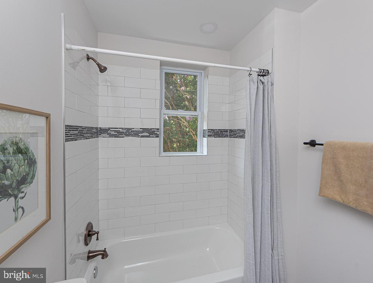 212 Riverside Drive Essex, MD 21221 - Photo 23 of 53 Gallery Image 23