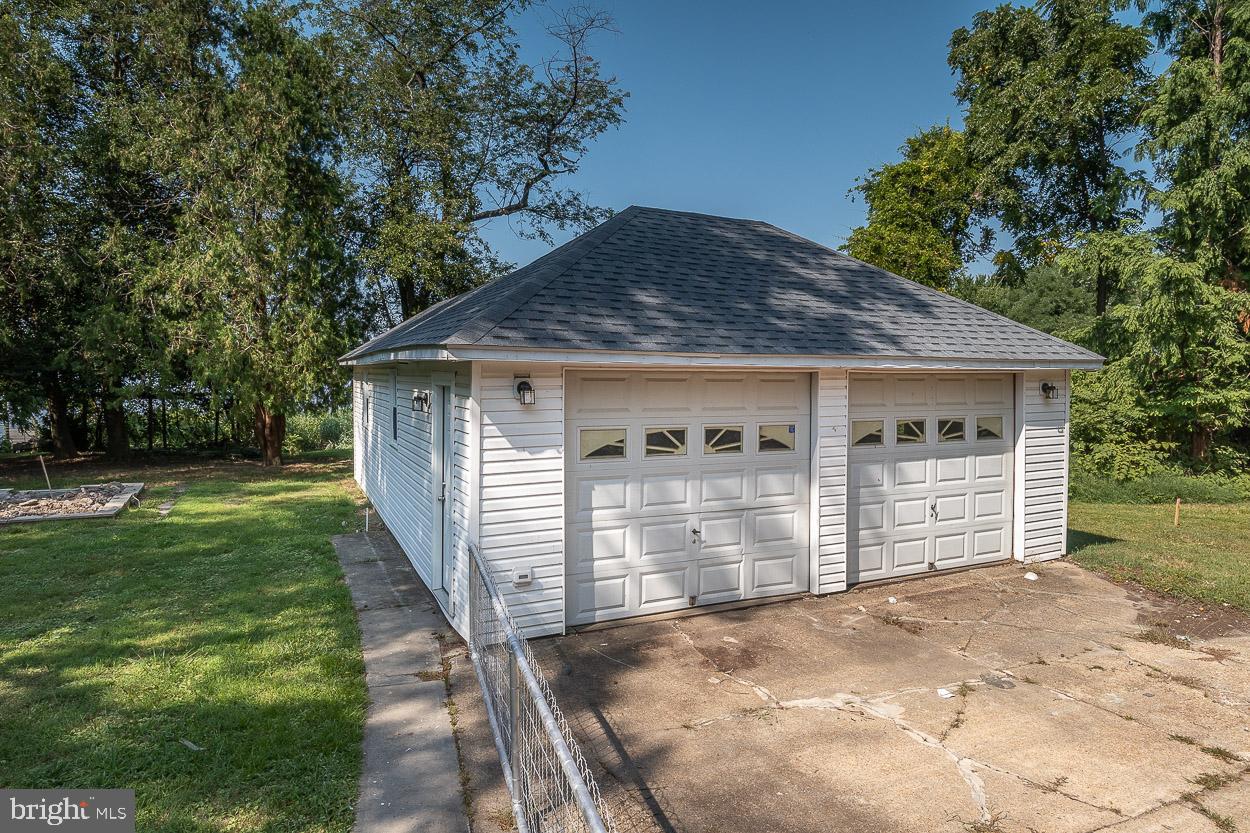 212 Riverside Drive Essex, MD 21221 - Photo 46 of 53 Gallery Image 46