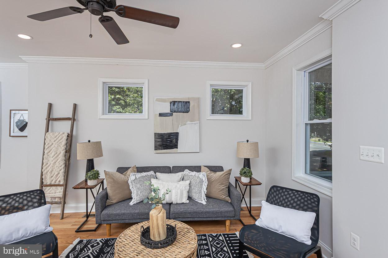 212 Riverside Drive Essex, MD 21221 - Photo 5 of 53 Gallery Image 5