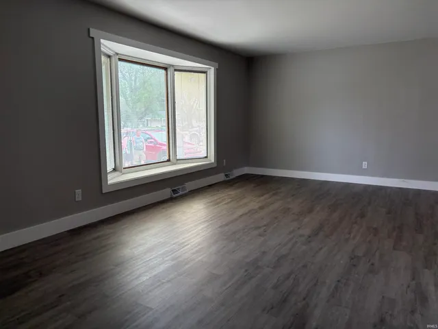 $299,000 | 1403 Lakeview Boulevard, Warsaw, IN 46580