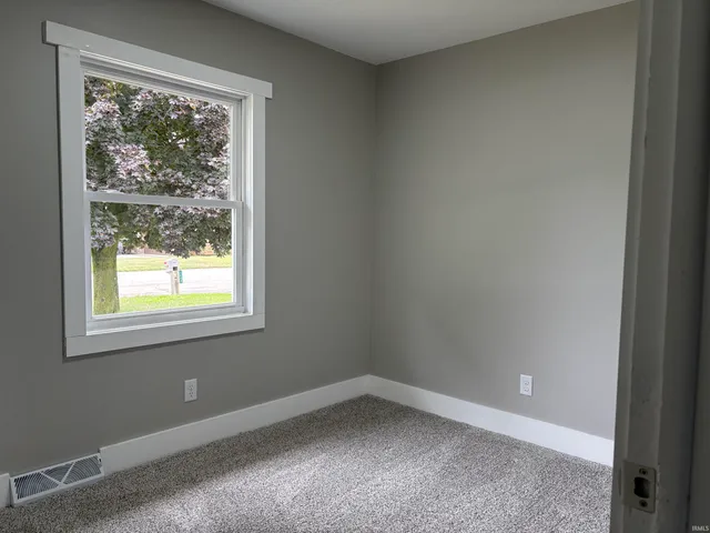 $299,000 | 1403 Lakeview Boulevard, Warsaw, IN 46580