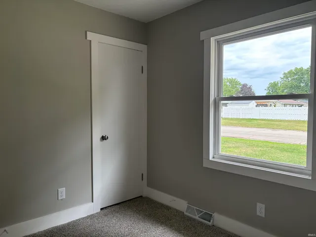 $299,000 | 1403 Lakeview Boulevard, Warsaw, IN 46580