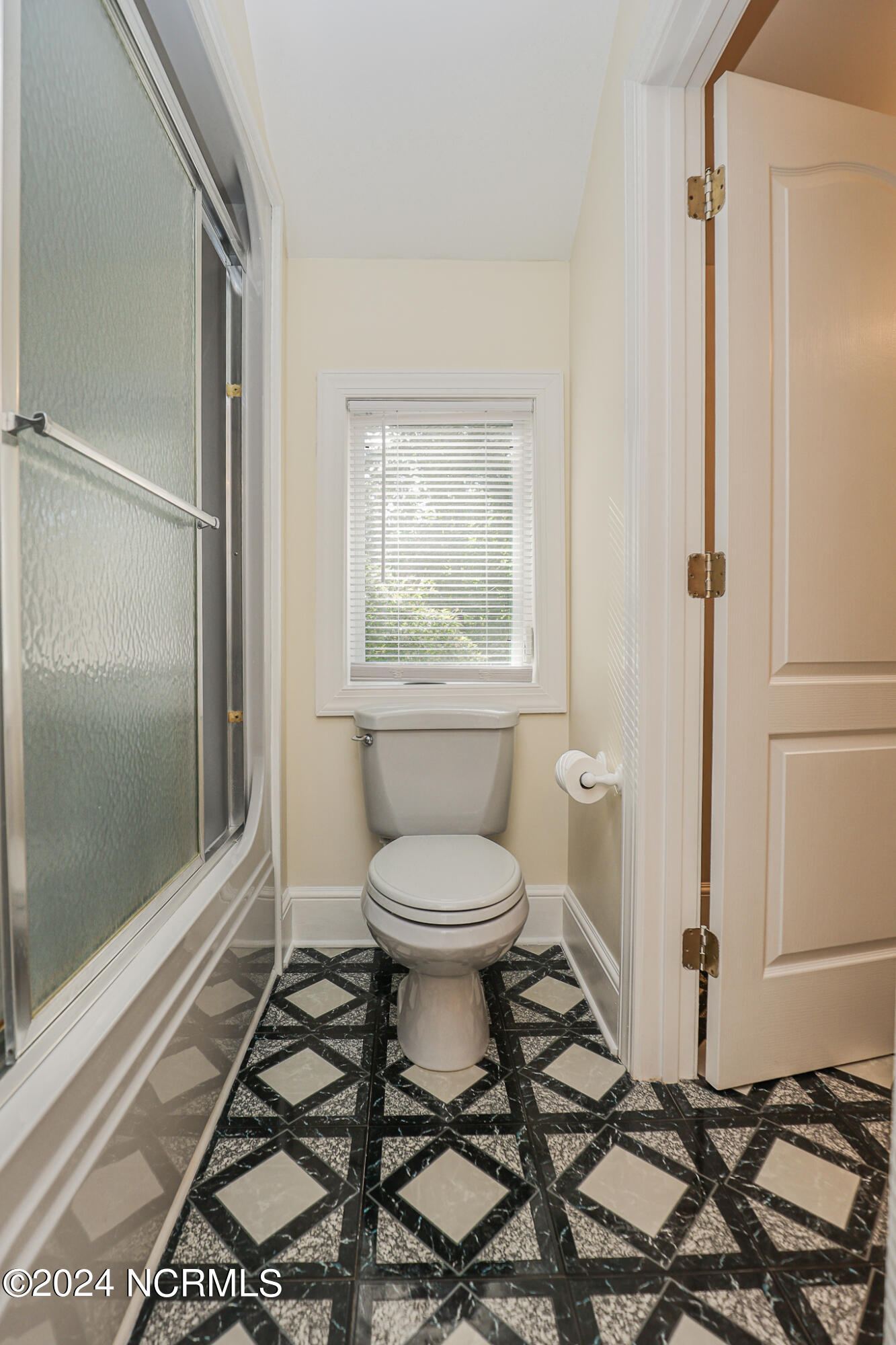 270 Creedmoor Road Jacksonville, NC 28546 - Photo 66 of 90 Jack-N-Jill Bathroom